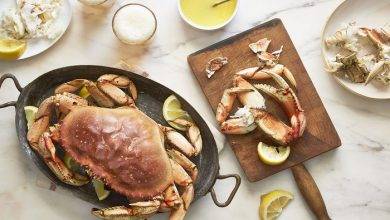 Frozen whole Dungeness crab on sale is available